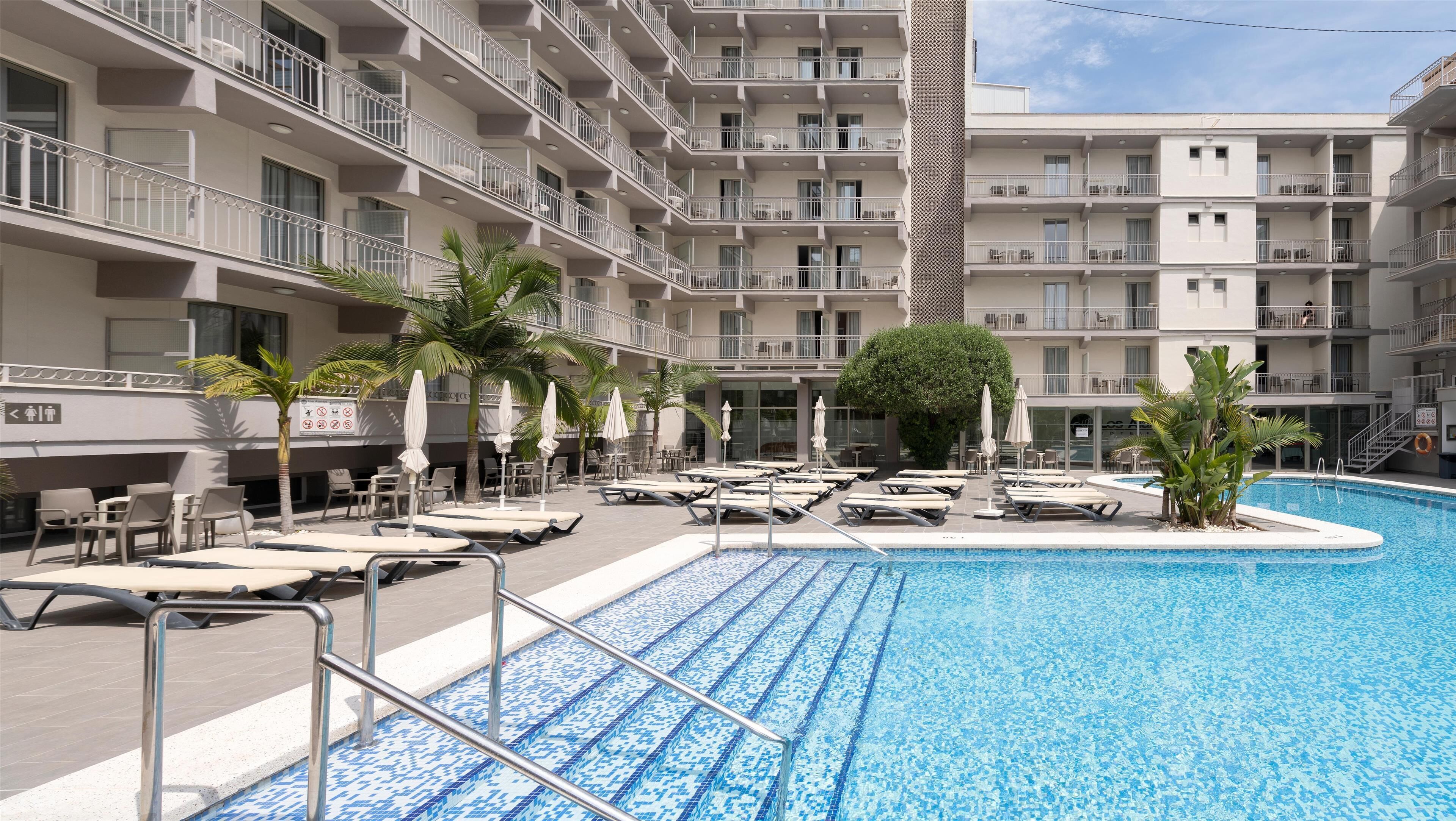 2 piscinas al aire libre