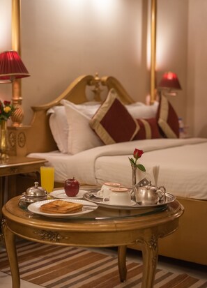 Daily continental breakfast for a fee - LMB Hotel (Jaipur)