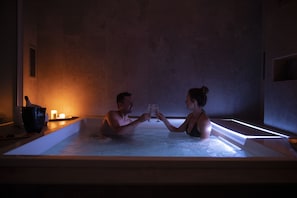 Indoor spa tub - Hotel Piuro (Piuro)