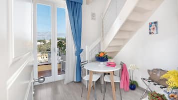 Dúplex, vista al mar (Ortensia) | Área de sala de estar | Televisión de pantalla plana