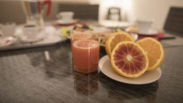 Tägliches inbegriffenes kontinentales Frühstück