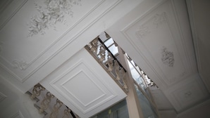 A room with ornate ceiling decorations and a large window. - B&B Liberty 900 (Catania)
