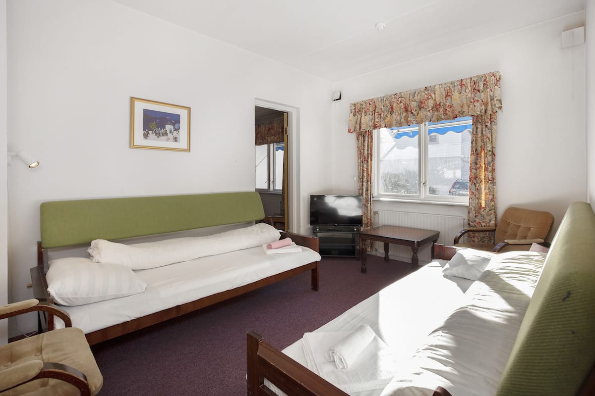 Family Room | Free WiFi