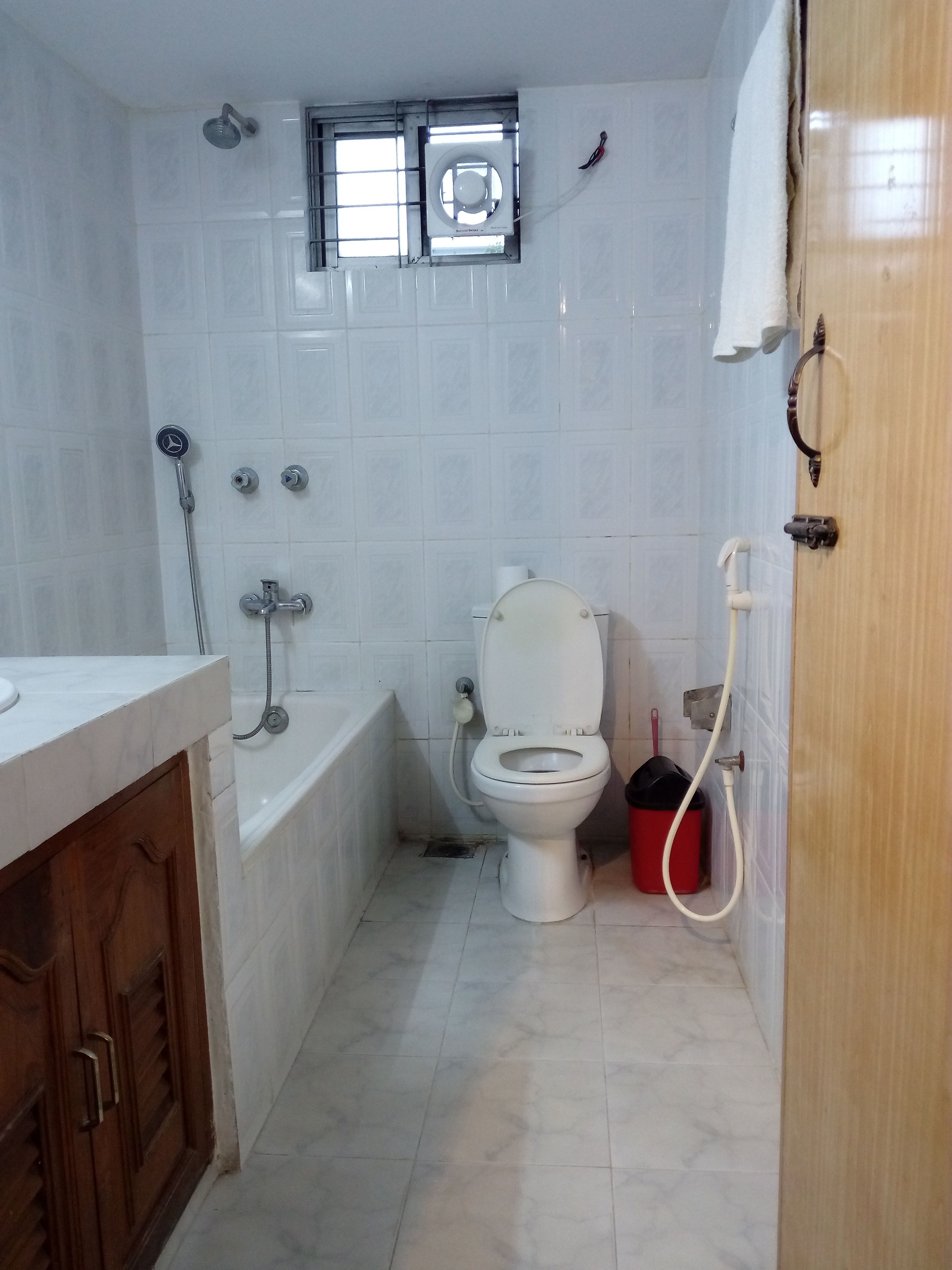 Deluxe Room | Bathroom | Free toiletries, towels