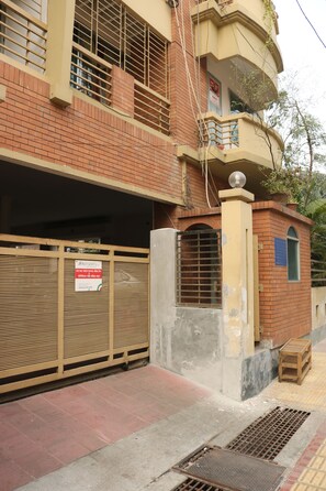 Entrée de l’hébergement