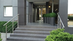 Property entrance - Lavender Hotel Poznań (Poznan)