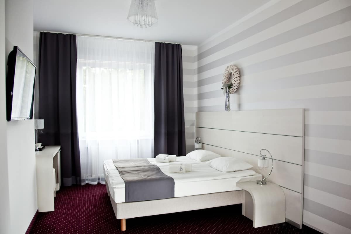 Kamar Double Deluks | Meja kerja, setrika/meja setrika, dan Wi-Fi gratis
