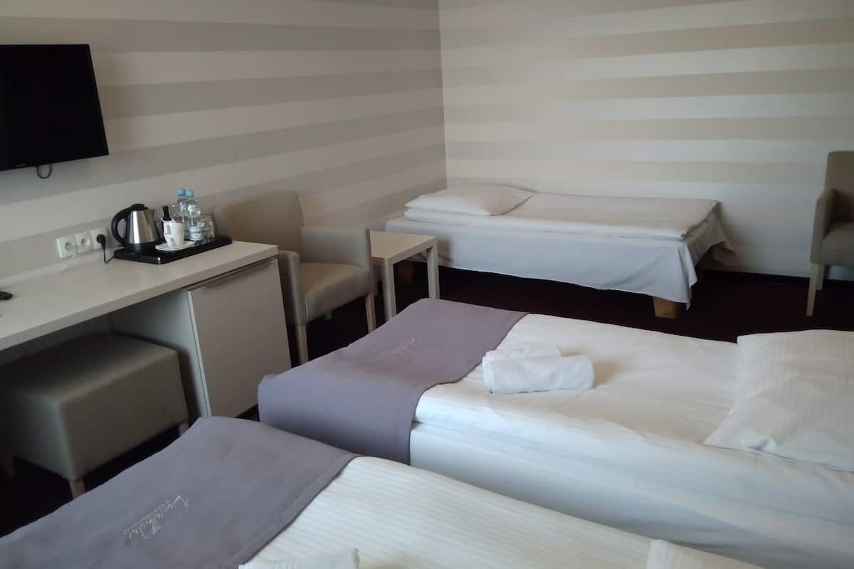 Kamar Triple Klasik | Meja kerja, setrika/meja setrika, dan Wi-Fi gratis