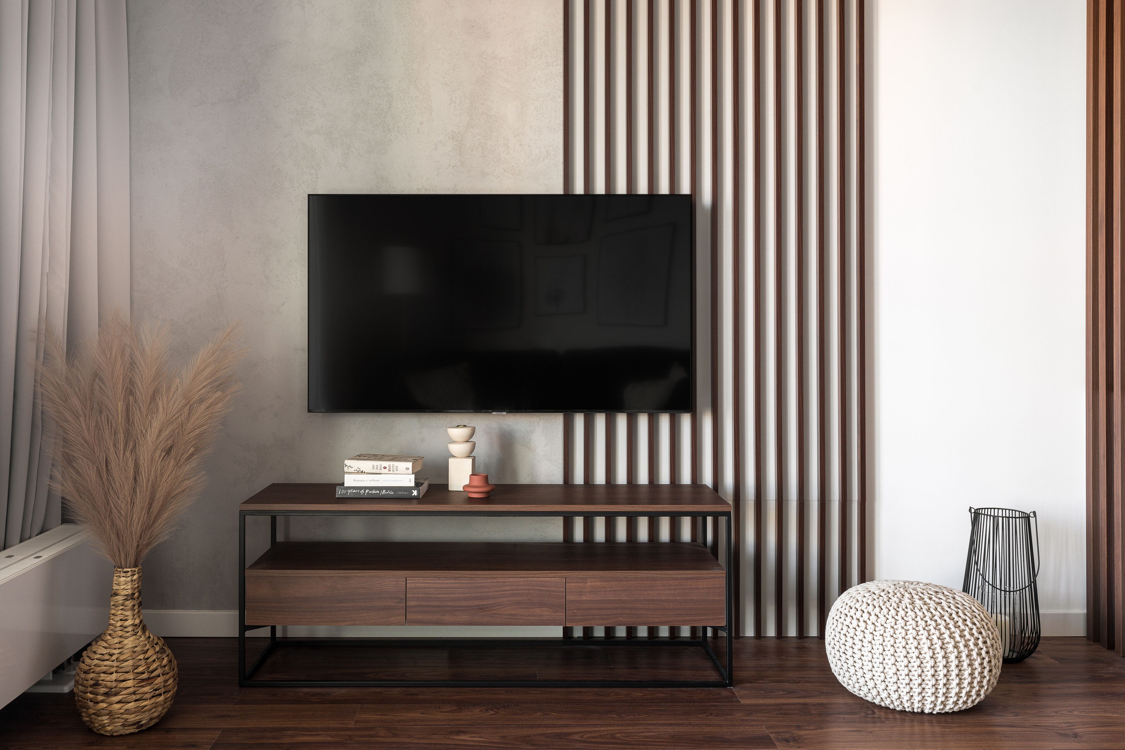 luxury apartment, 1 bedroom, balcony, river view (1020b) | living area | flat-screen tv