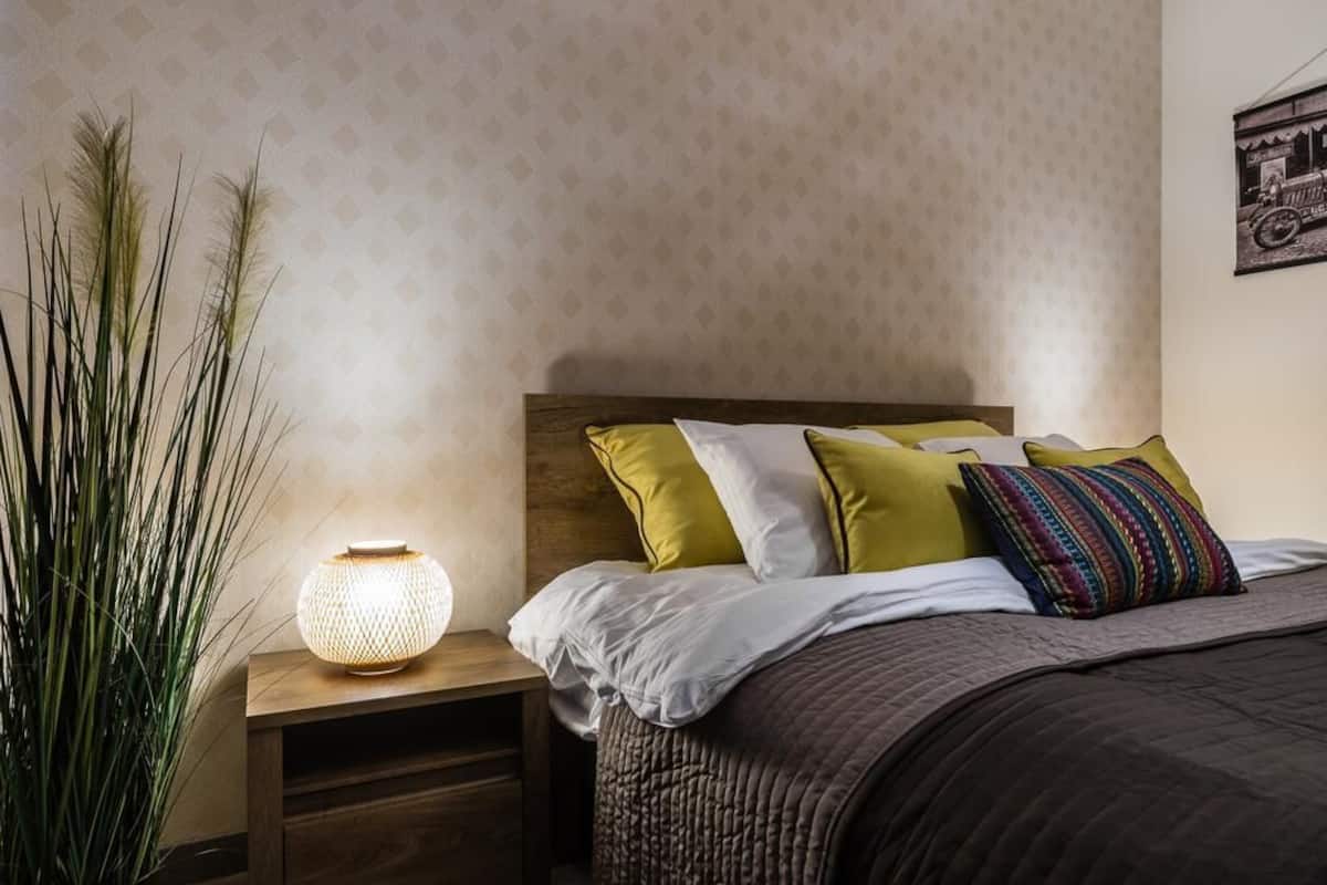 Deluxe Apartment, 1 Bedroom, Balcony, River View (225) | Premium bedding, individually decorated, individually furnished