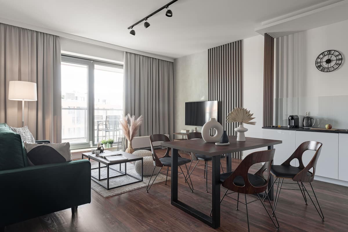 Luxury Apartment, 1 Bedroom, Balcony, River View (1020B) | Living area