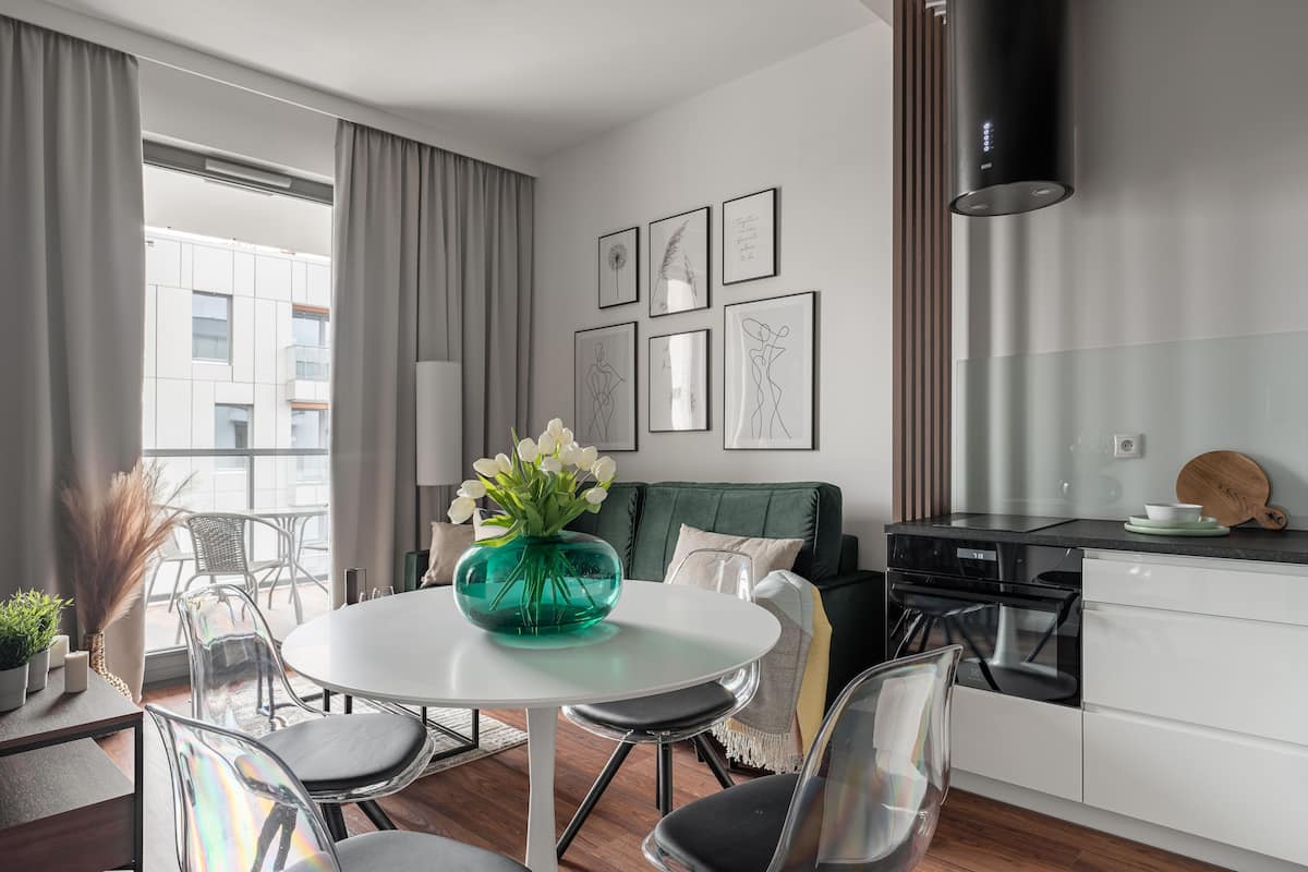 Luxury Apartment, 1 Bedroom, Balcony (1020A) | Living area | Flat-screen TV