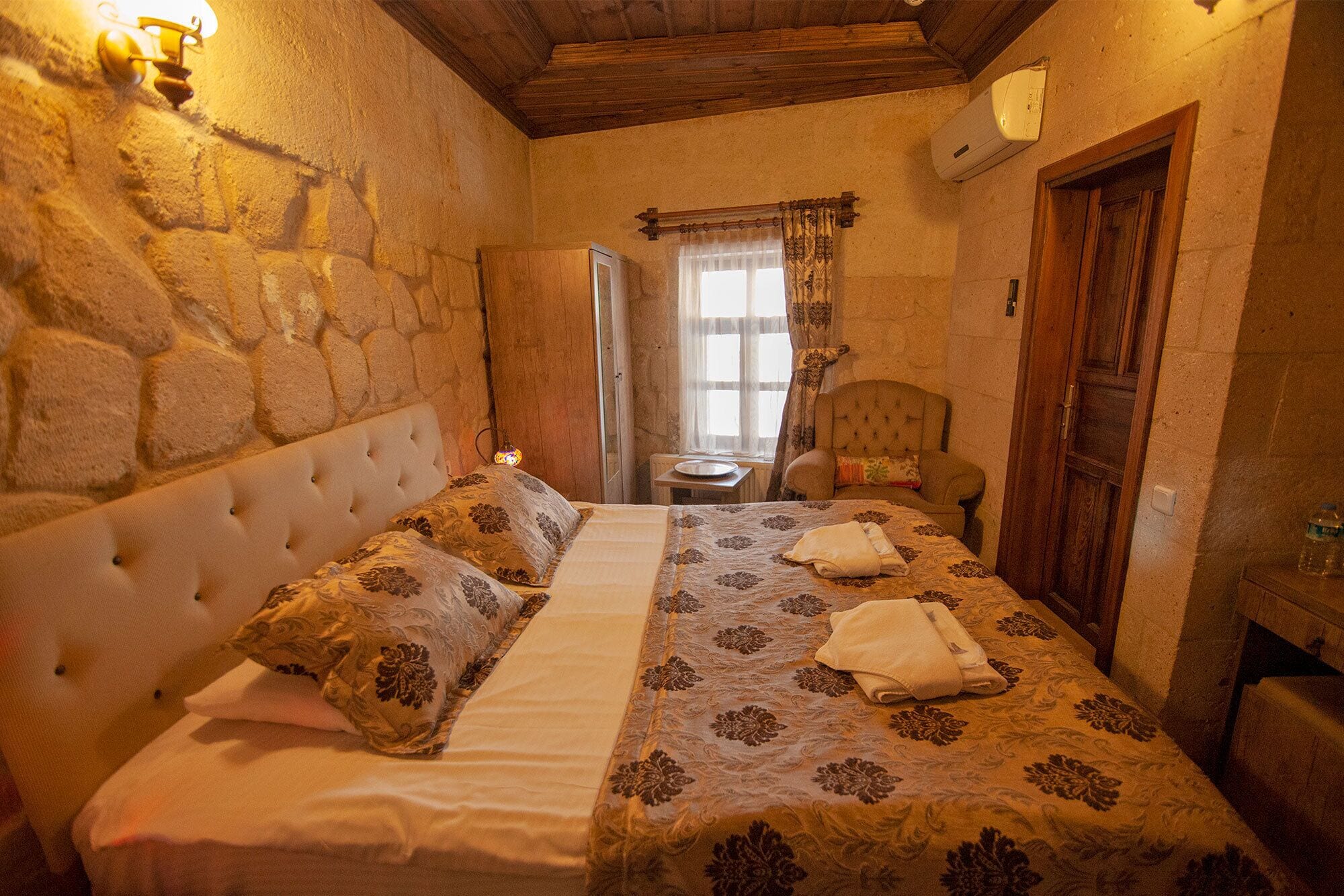 deluxe double room | premium bedding, in-room safe, desk, laptop workspace