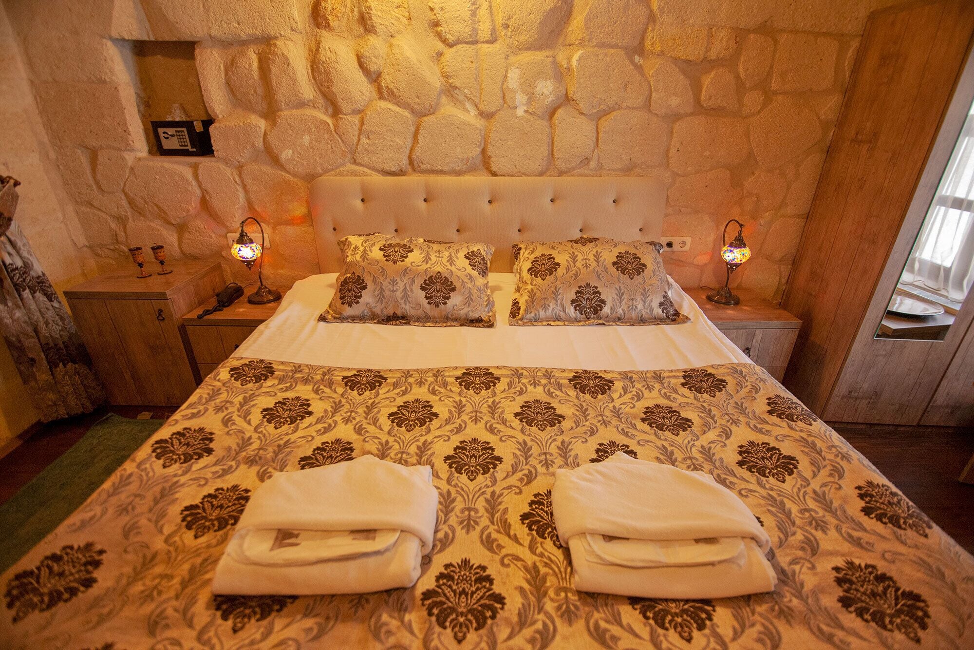 deluxe double room | premium bedding, in-room safe, desk, laptop workspace