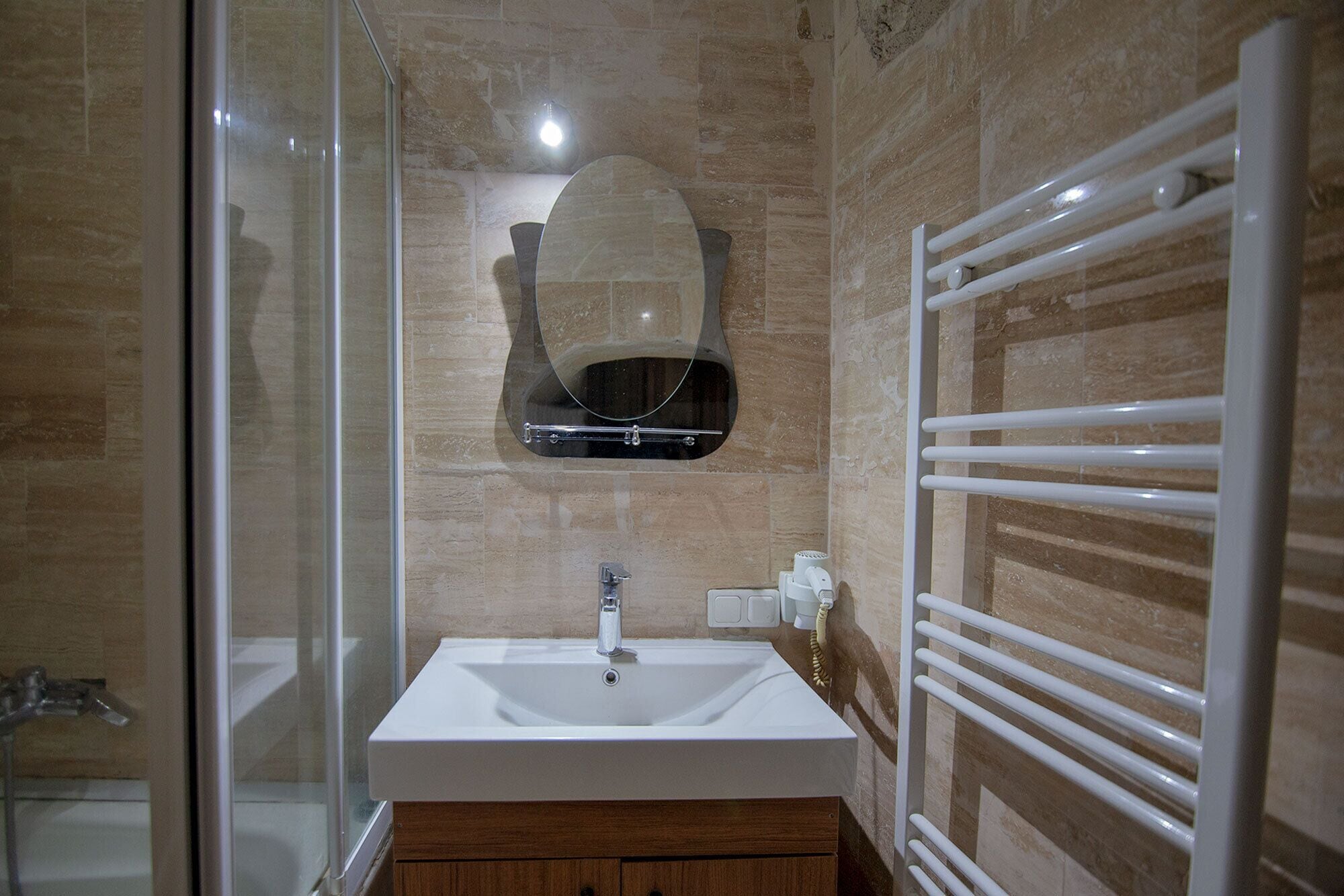 deluxe triple room | bathroom | free toiletries, hair dryer, slippers, towels