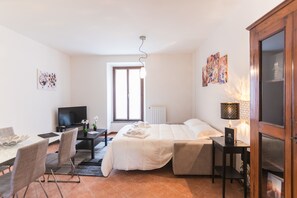 Apartamento City, 2 habitaciones | Ropa de cama de alta calidad, caja fuerte, escritorio