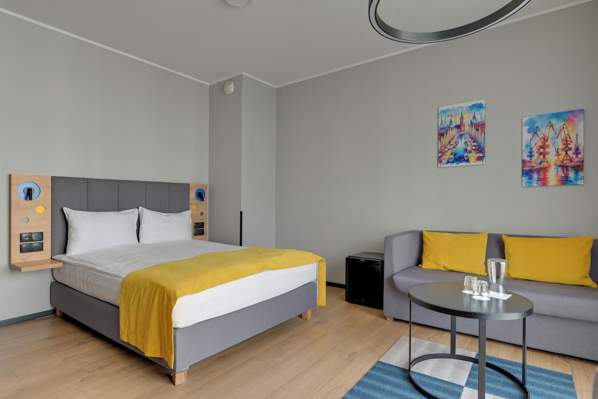 Classic Double Room | Desk, free WiFi, bed sheets