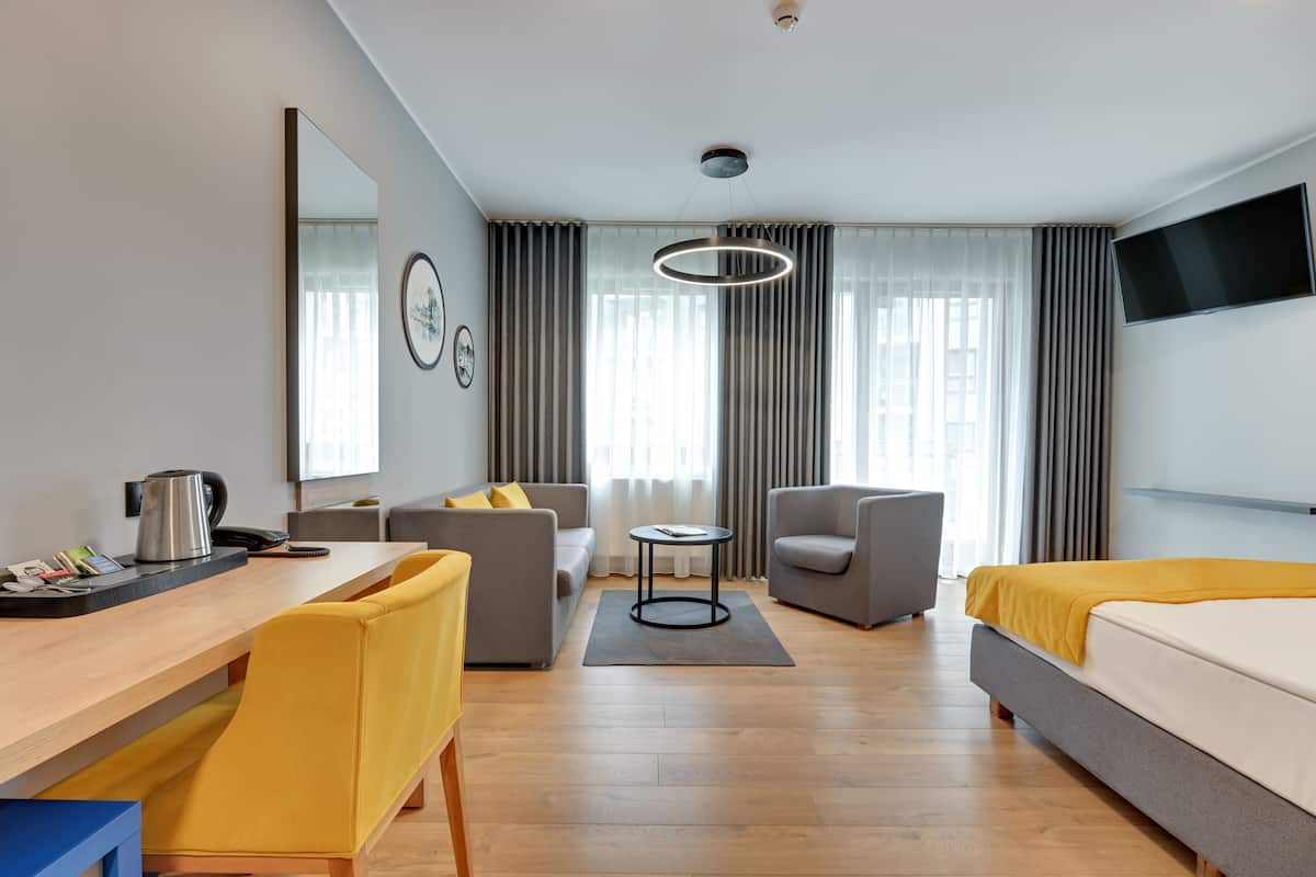 Habitación doble clásica | Escritorio, wifi gratis, ropa de cama y acceso para silla de ruedas