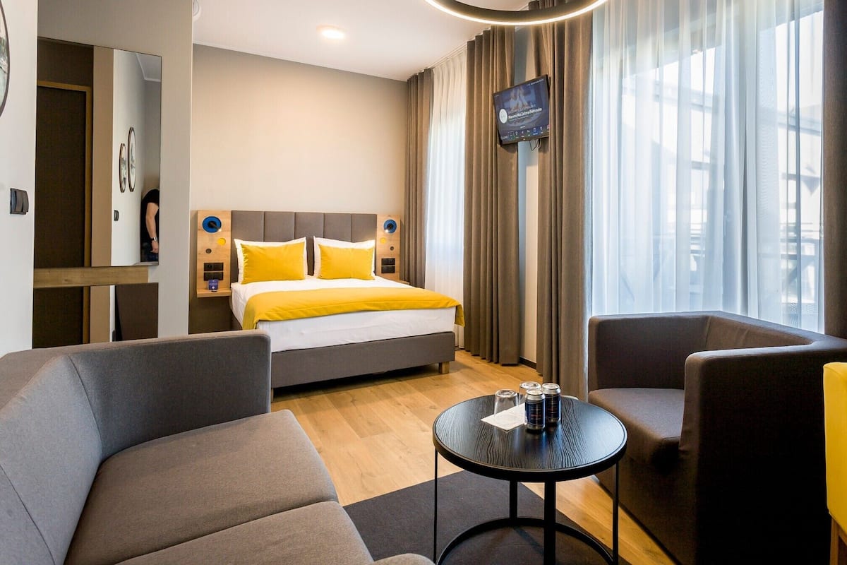 Desk, free WiFi, bed sheets