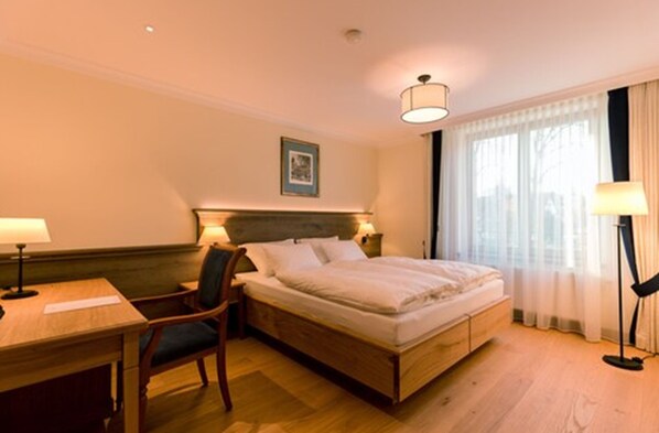 Minibar, in-room safe, desk, laptop workspace