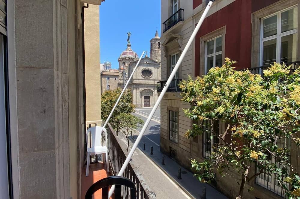 Hostal Drassanes