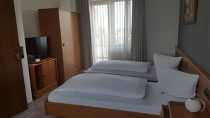 Desk, cots/infant beds, free WiFi, bed sheets