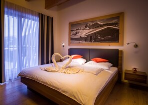 Deluxe Apartment, 2 Bedrooms, Balcony (Top2 - Sauna) | Premium bedding, in-room safe, blackout drapes, soundproofing - Apartments Dolomit Royal (Sillian)