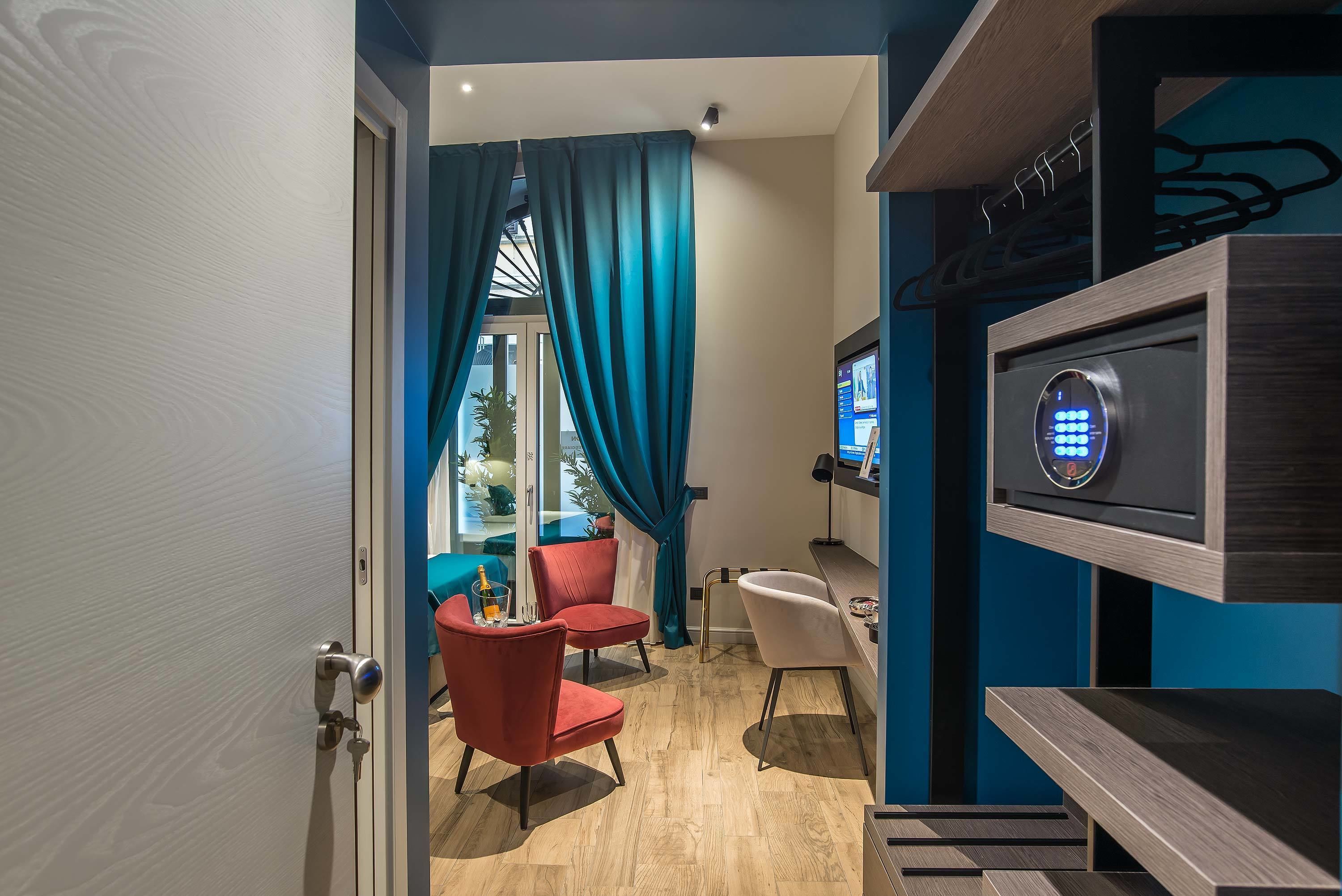 superior double room, ground floor | safe