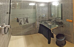 Bathroom - Observatorio de Aves Mas de Bunyol (Valderrobres)