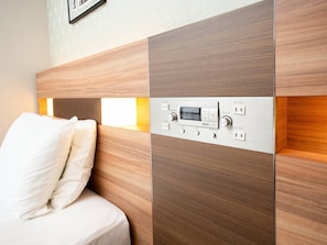 Standard Room, 2 Twin Beds, Non Smoking | Premium bedding, in-room safe, desk, laptop workspace - Comfort Hotel ERA Tokyo Higashi Kanda (Tokyo)