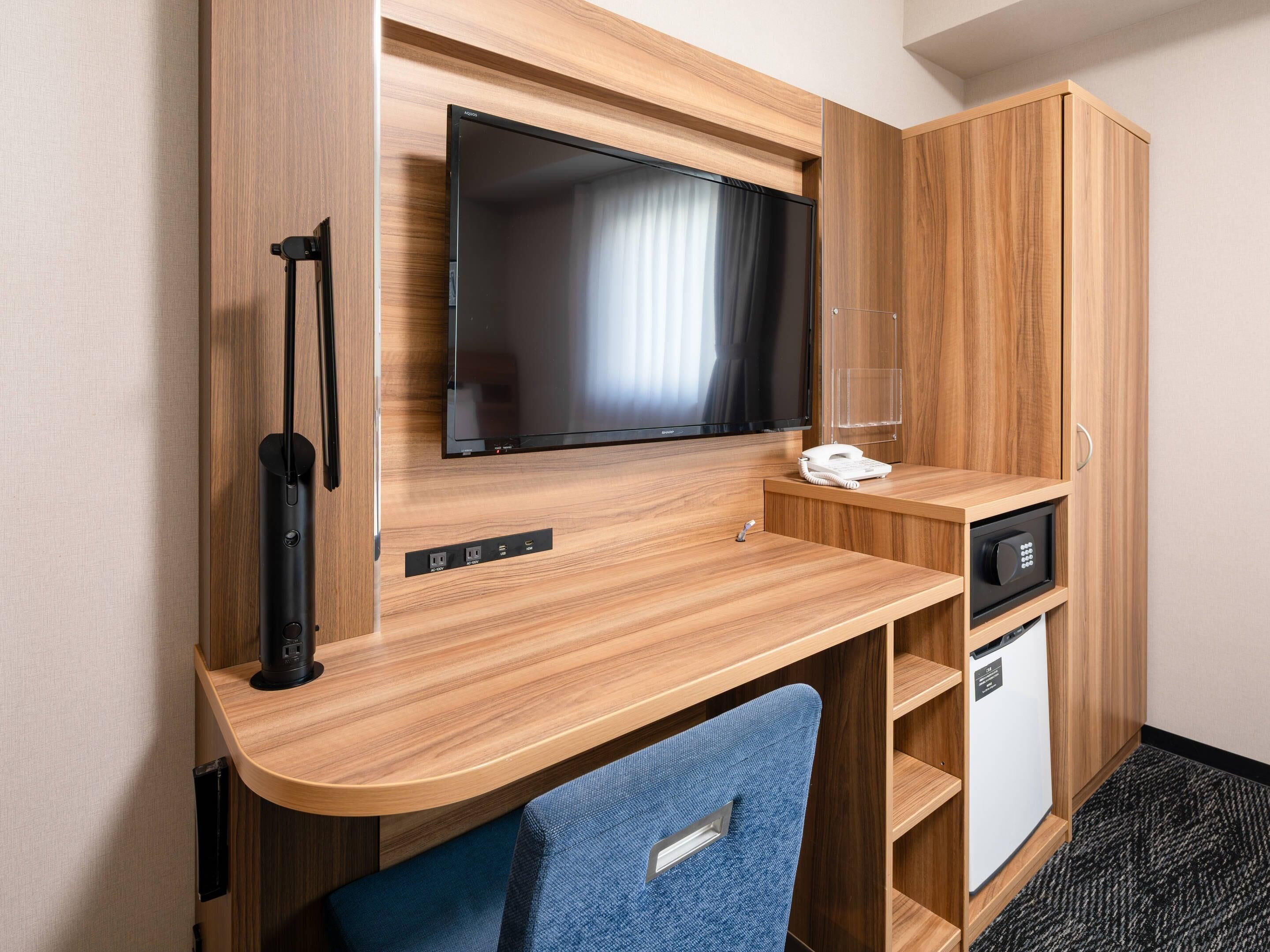 Standard Room, 2 Twin Beds, Non Smoking | Premium bedding, in-room safe, desk, laptop workspace