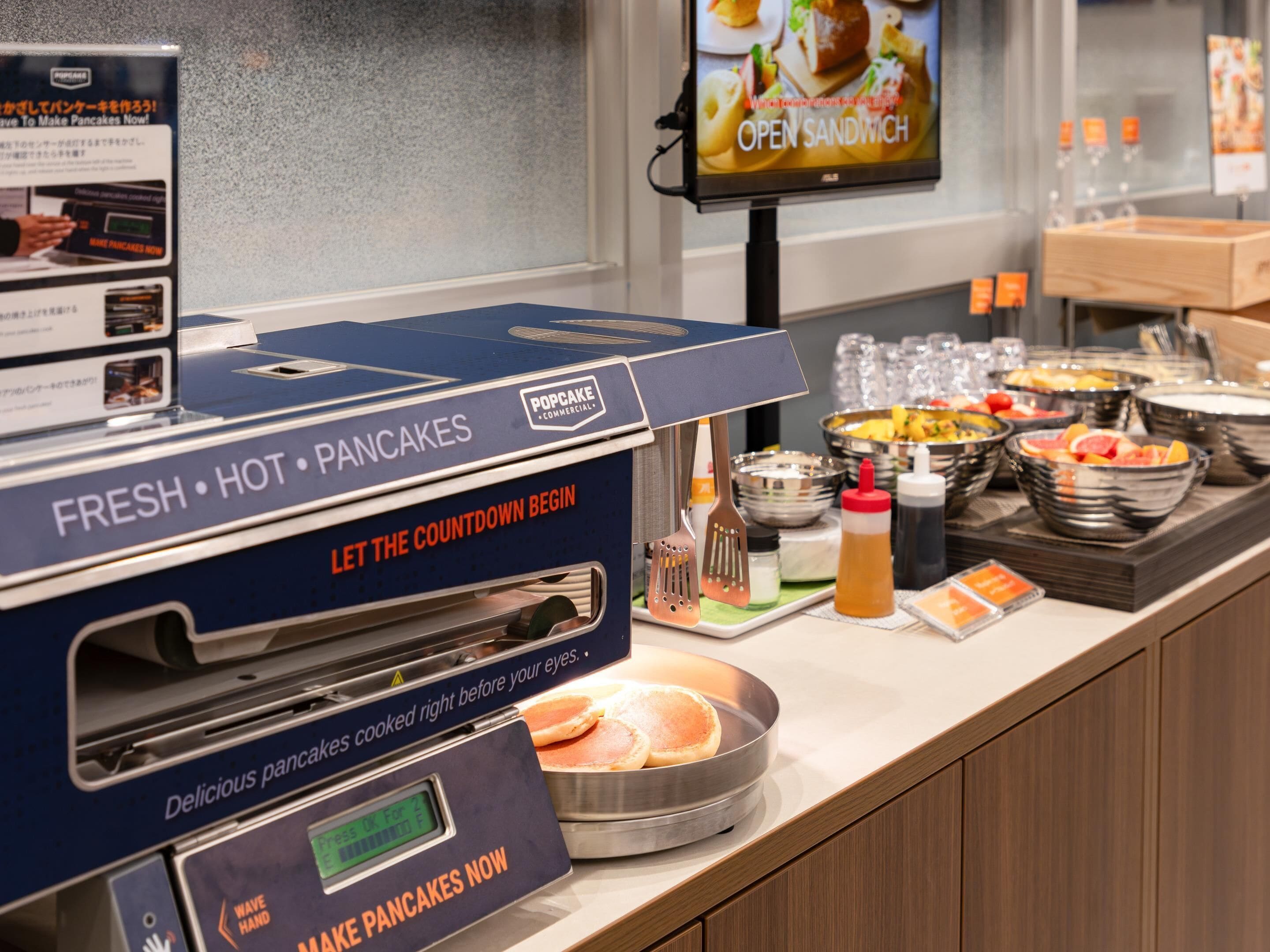 daily buffet breakfast (jpy 1800 per person)