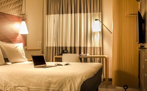 Standard Apartment, 1 Double Bed | Minibar, blackout curtains, soundproofing, free WiFi - ibis Guaiba (Guaiba)