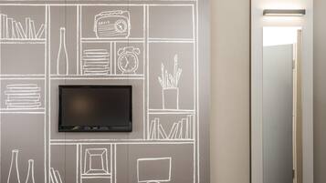 Minibar, blackout drapes, soundproofing, free WiFi