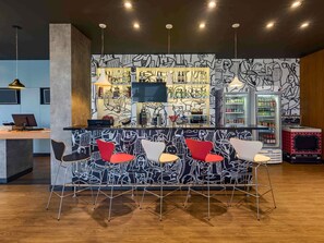 Bar (on property) - ibis Guaiba (Guaiba)