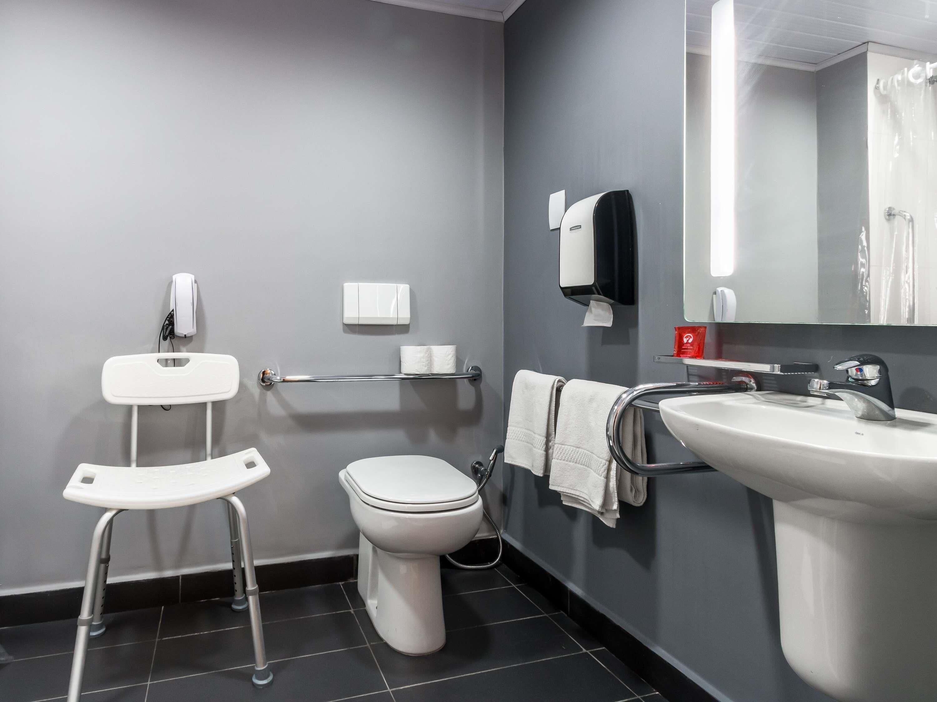 room, 1 double bed, accessible | minibar, blackout curtains, soundproofing, free wifi