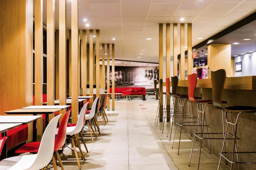 ibis Marilia