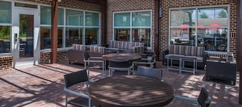 西艾叙莉查尔斯顿万豪唐普雷斯套房酒店