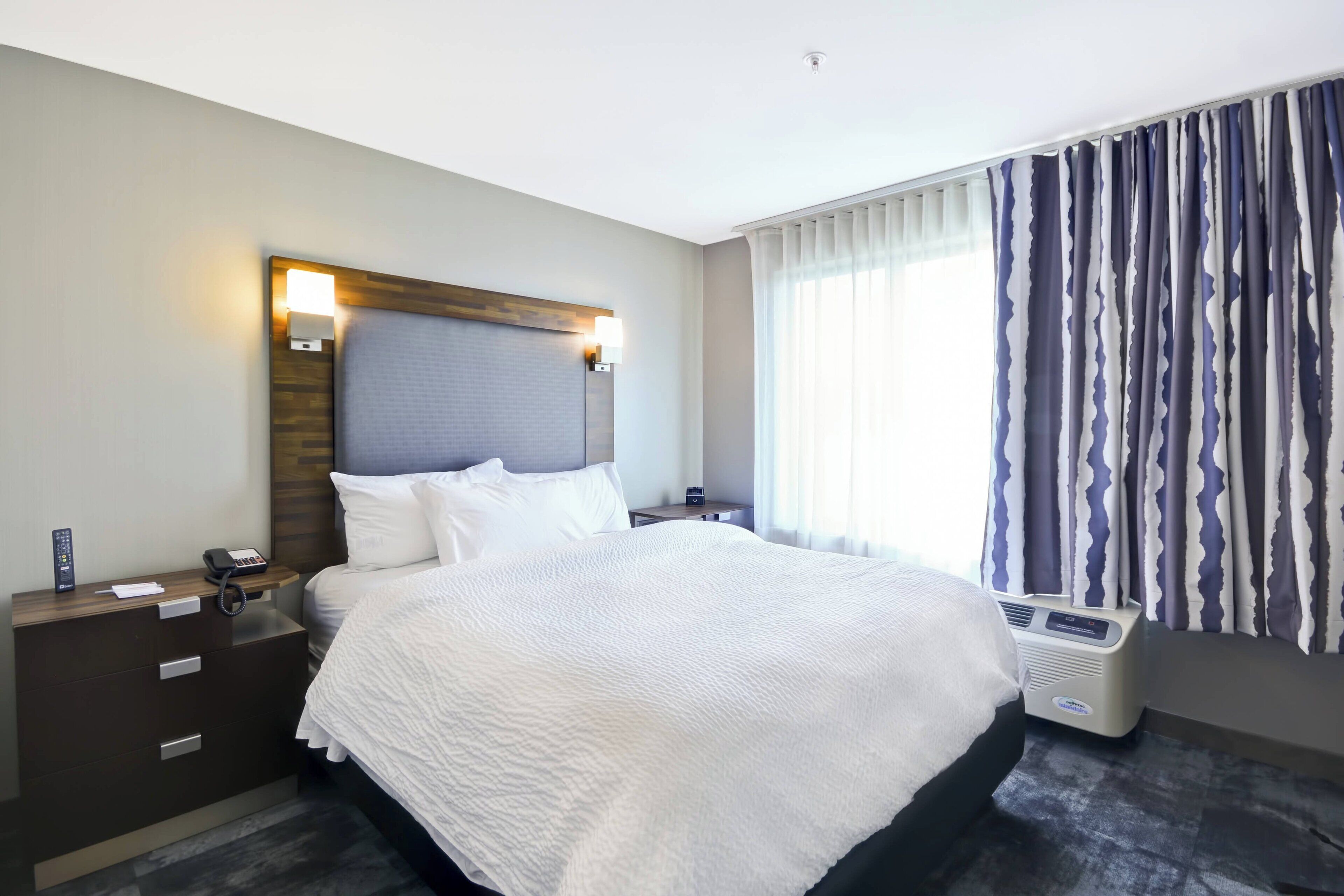 suite, 2 bedrooms | iron/ironing board, free cots/infant beds, free wifi, alarm clocks