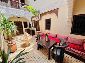 Chambre Triple Deluxe | Coffres-forts dans les chambres, chambres insonorisées