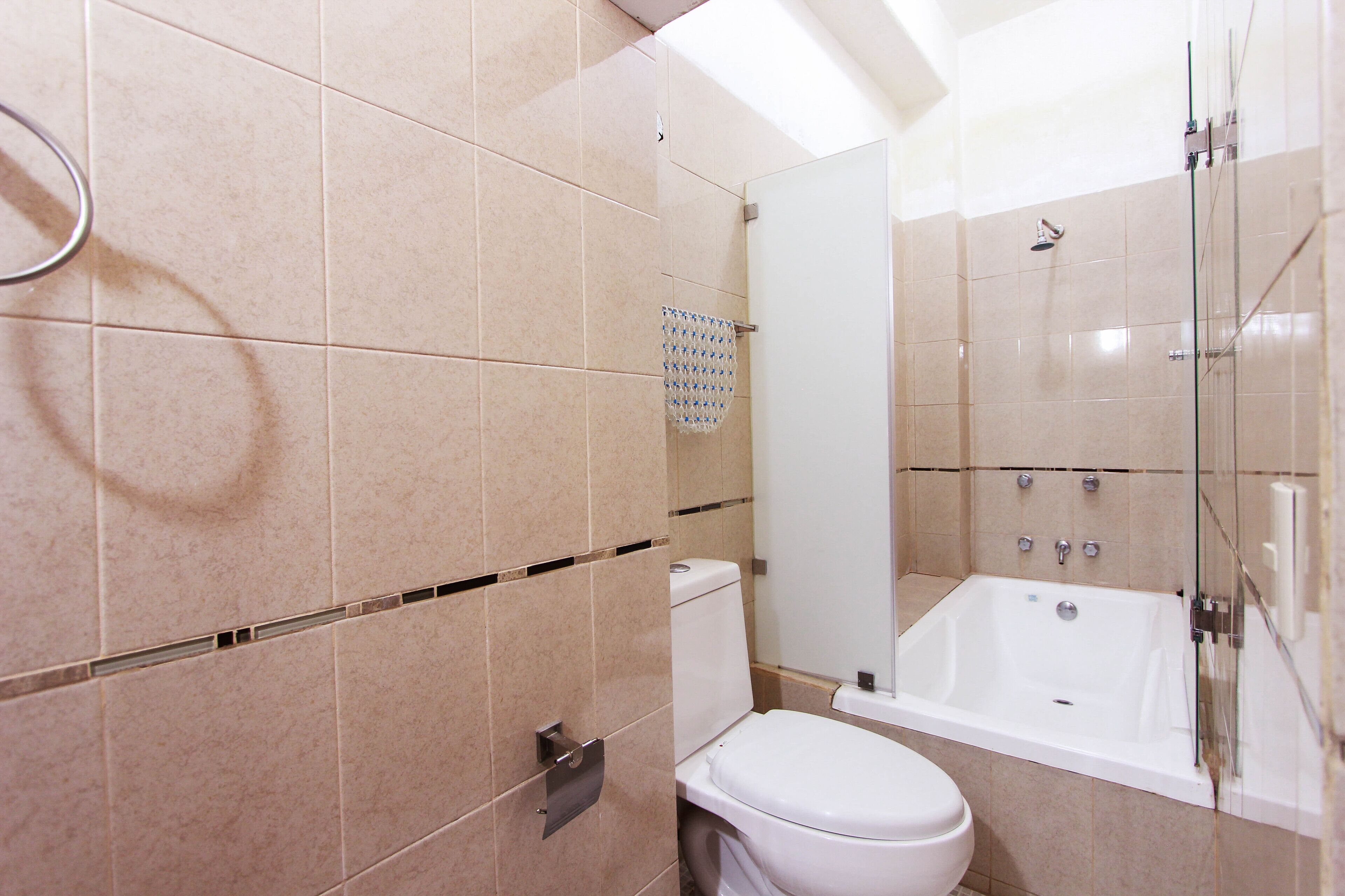double room, 1 double bed | bathroom | shower, free toiletries, hair dryer, towels