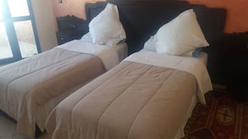 Blackout curtains, free WiFi