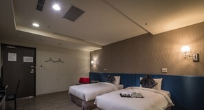Desk, soundproofing, rollaway beds, free WiFi - Urban One Hotel (New Taipei City)
