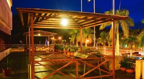 Breakfast, lunch, dinner served; international cuisine 