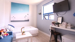 Romantic Suite, 1 Double Bed, Refrigerator, Mountain View | Iron/ironing board (on request), free WiFi - Road Myeongdong Guesthouse (Seoul)