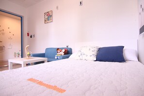 Suite romántica, 1 cama doble, frigorífico, vistas a la montaña | Tabla de planchar con plancha y wifi gratis