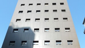 Front of property - Road Myeongdong Guesthouse (Seoul)