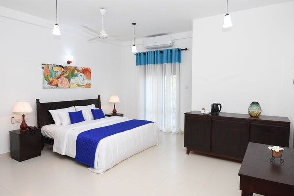 Premium bedding, in-room safe, desk, iron/ironing board