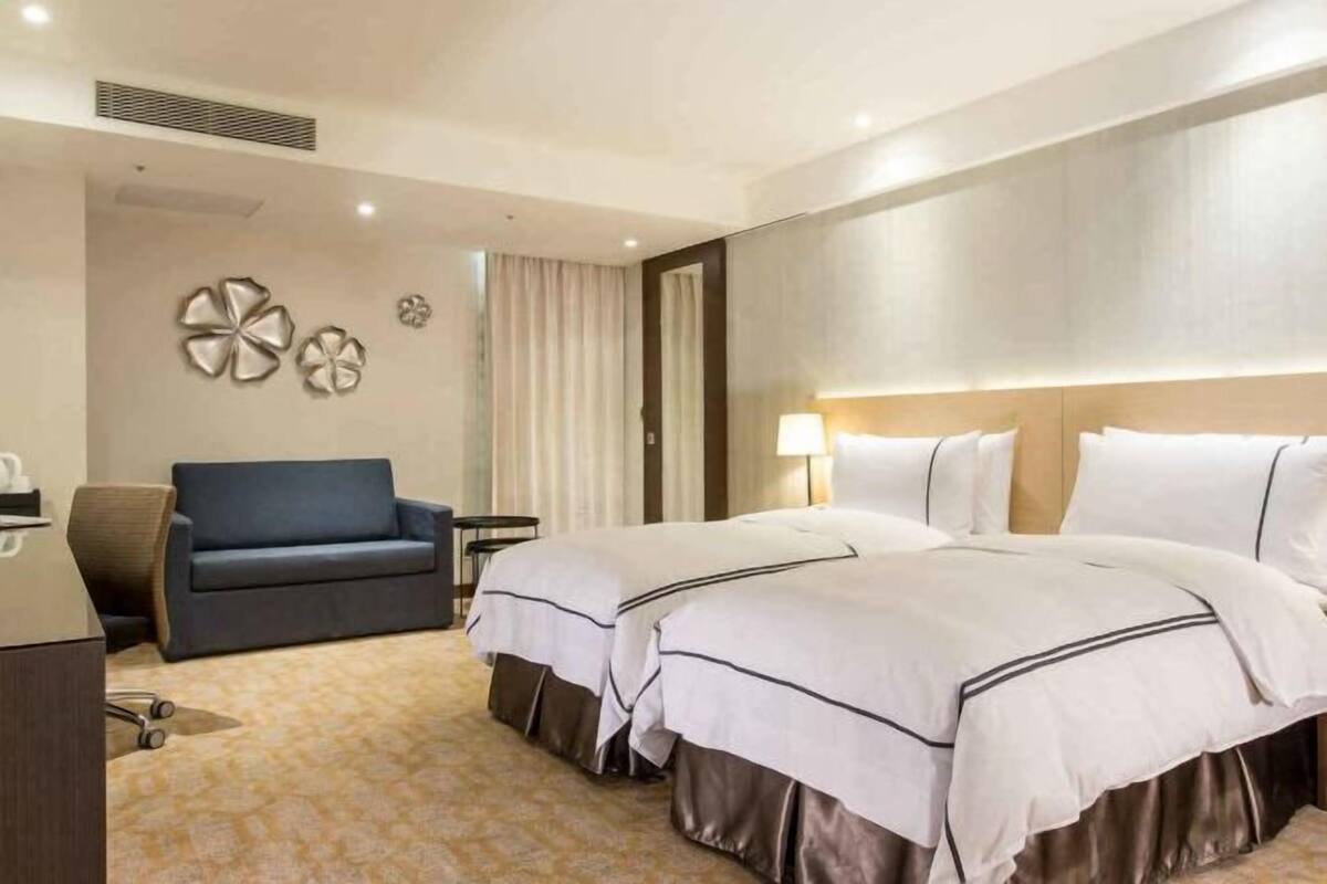 In-room safe, desk, blackout drapes, soundproofing