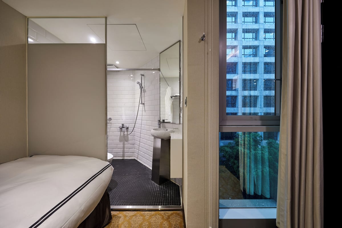 Basic Room | In-room safe, desk, blackout curtains, soundproofing